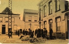 Varkensmarkt te Helmond. Fotograaf onbekend.