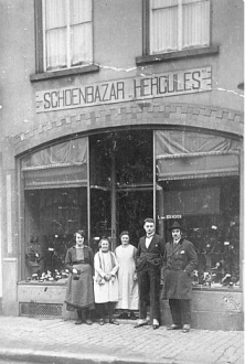 Familie van Bokhoven rond 1922.